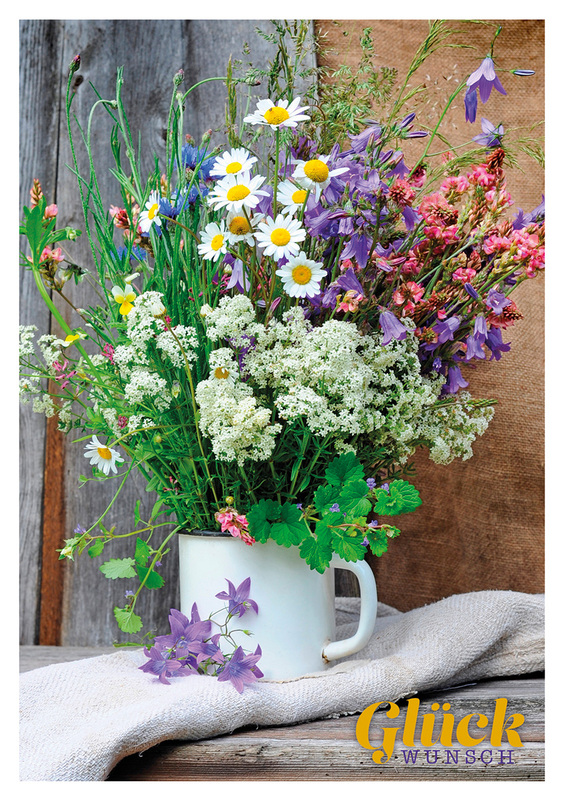 Wiesenstrauß in der Tasse