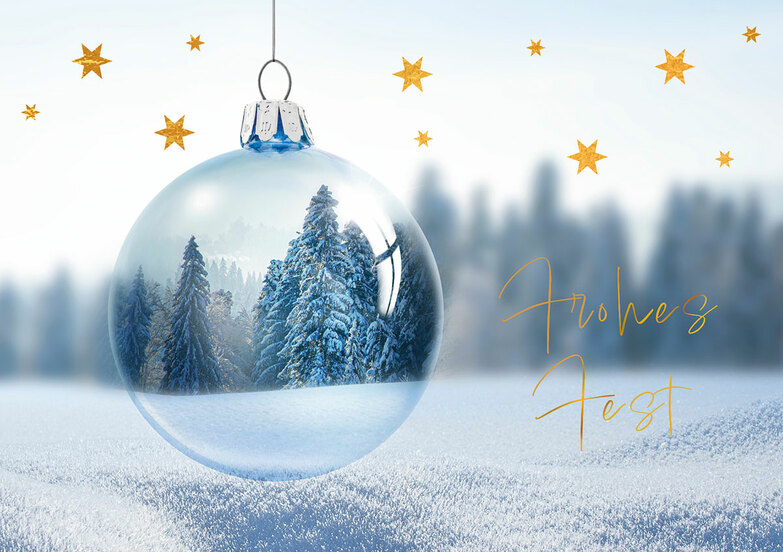 Weihnachtskarte: Spiegelung in der Glaskugel