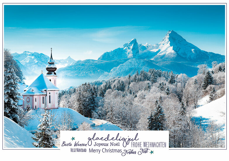 Weihnachtskarte: Winterliche Kapelle vor den Bergen